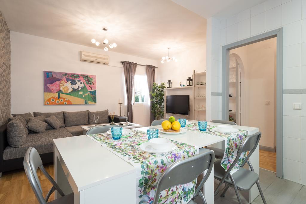 Malagasuite City Center Ollerias Экстерьер фото